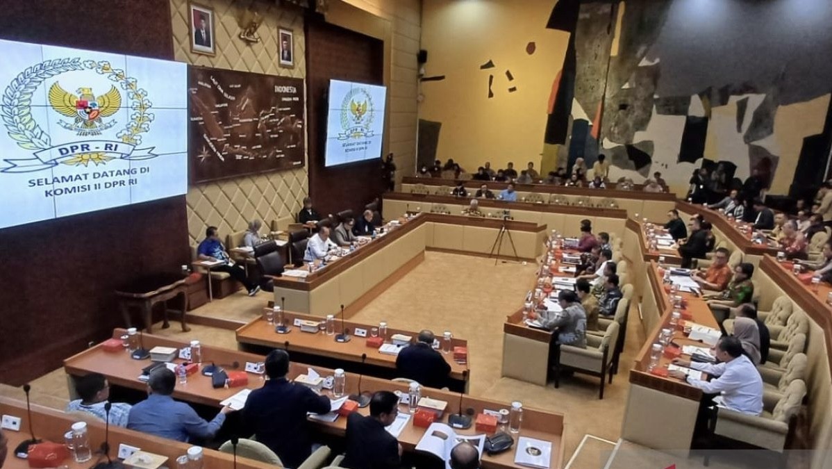 DPR, KPU dan Pemerintah Sepakat PKPU Pencalonan Kepala Daerah Ikuti Putusan MK