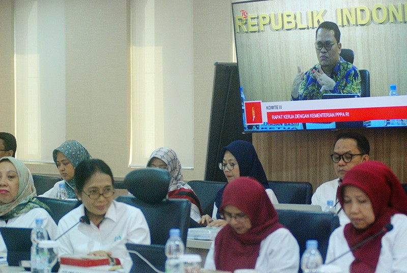 Komite III DPD RI Raker Dengan Menteri PPPA