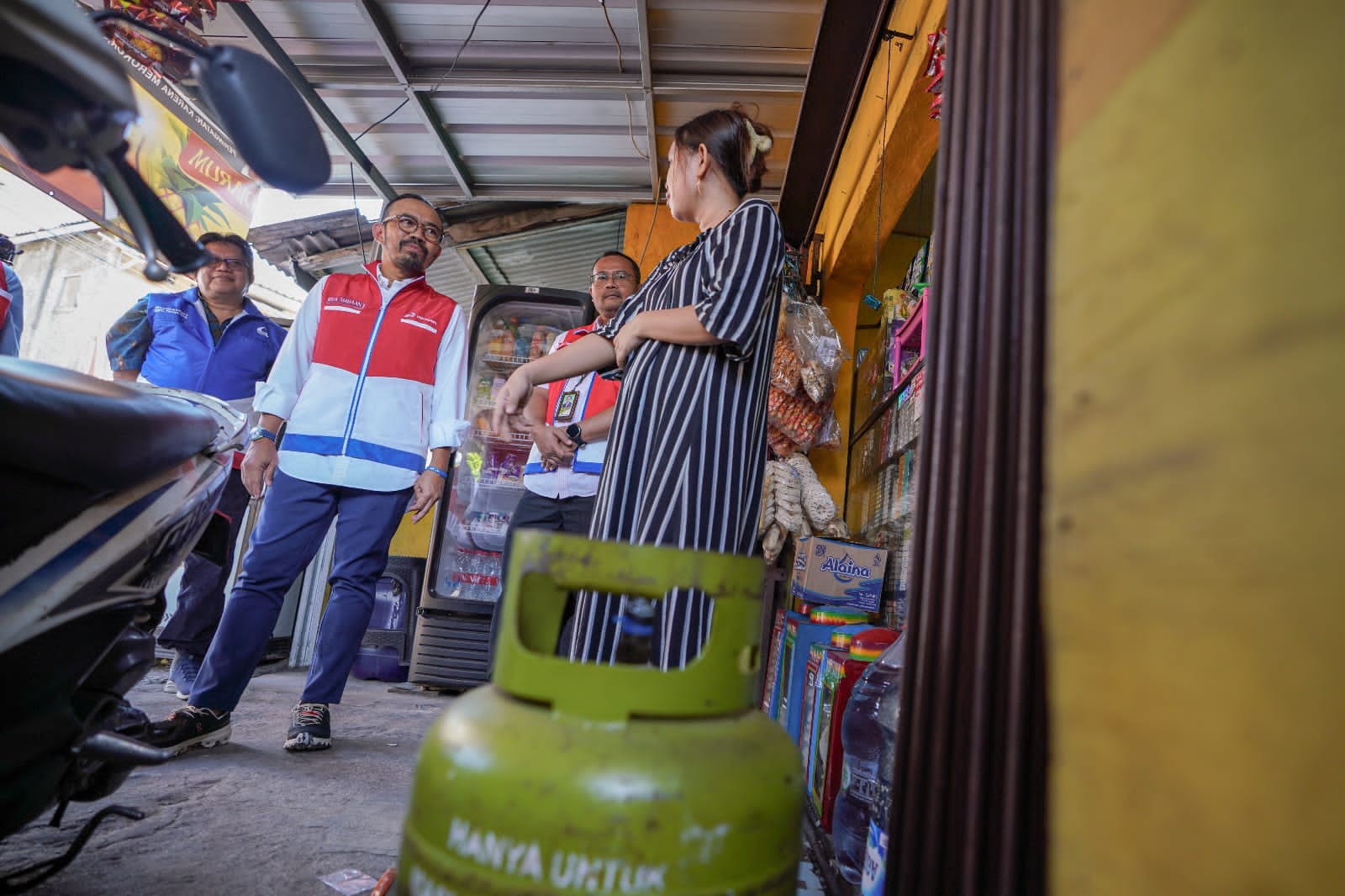 Dirut Pertamina Patra Niaga Tinjau Langsung Penyaluran LPG 3 Kg di Tangsel