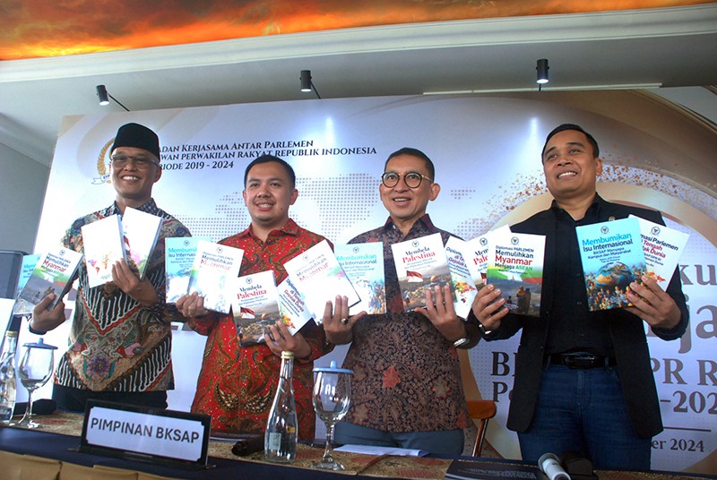 Di Akhir Massa Tugas, BKSAP DPR RI Luncurkan Empat Buku