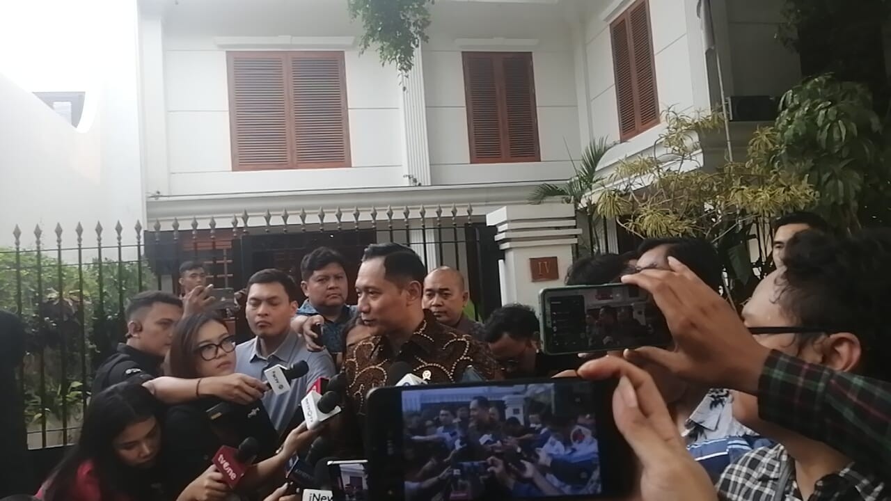Keluar Dari Rumah Prabowo, AHY: Biar Beliau yang Menjelaskan