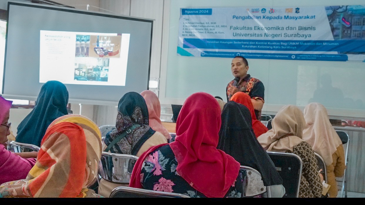 Sinergitas Prodi Bisnis Digital Unesa dengan UMKM di Ketintang untuk Tingkatkan Daya Saing