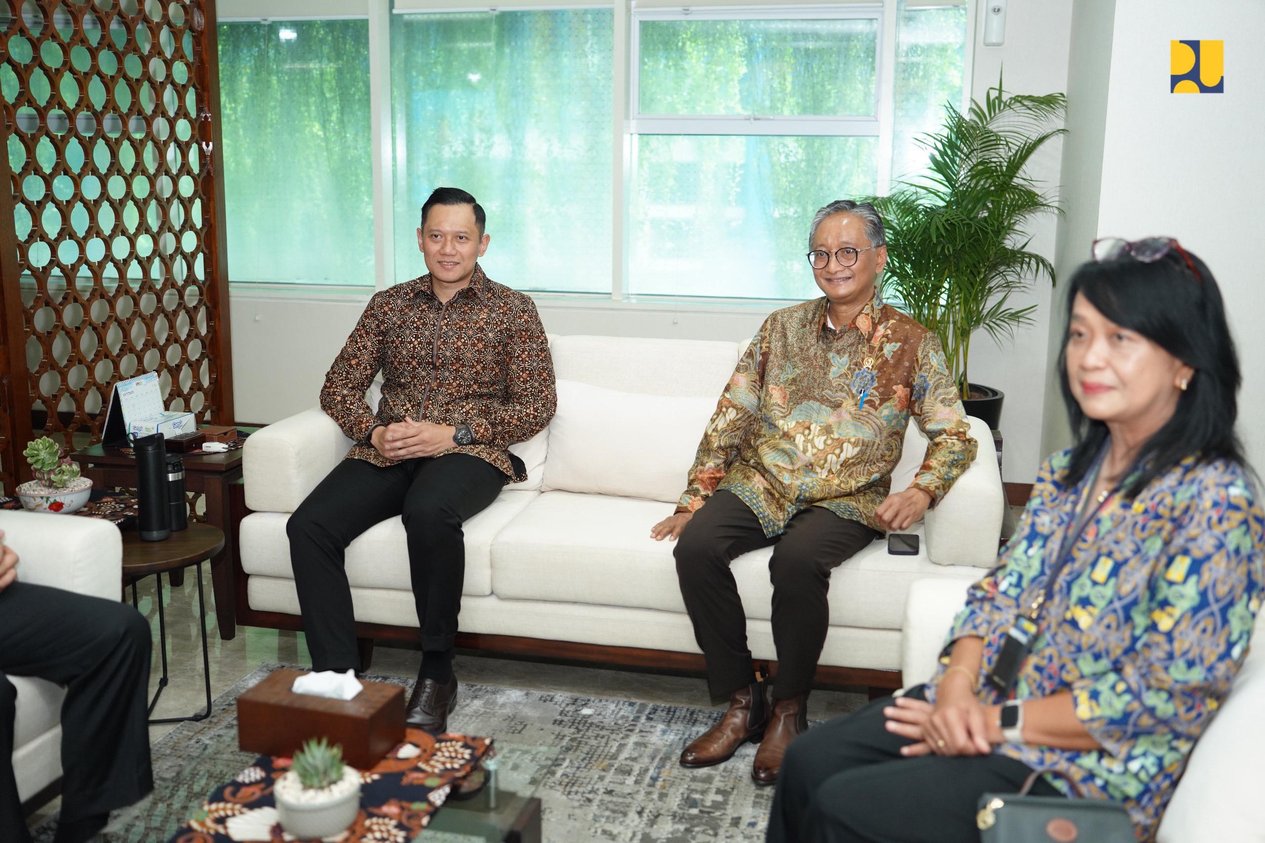 Dikunjungi Menko AHY, Menteri PU Pastikan Keberlanjutan Pembangunan Infrastruktur