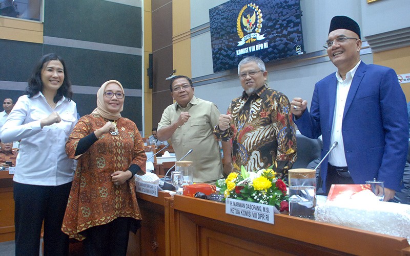 Menteri PPPA Dan Wakil Menteri PPPA Raker Perdana dengan Komisi VIII DPR