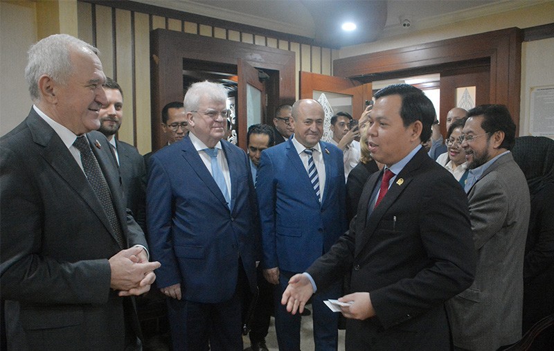 Sultan Bahas Kerja sama Pertahanan dan Pangan Dengan Beberapa Senator Rusia