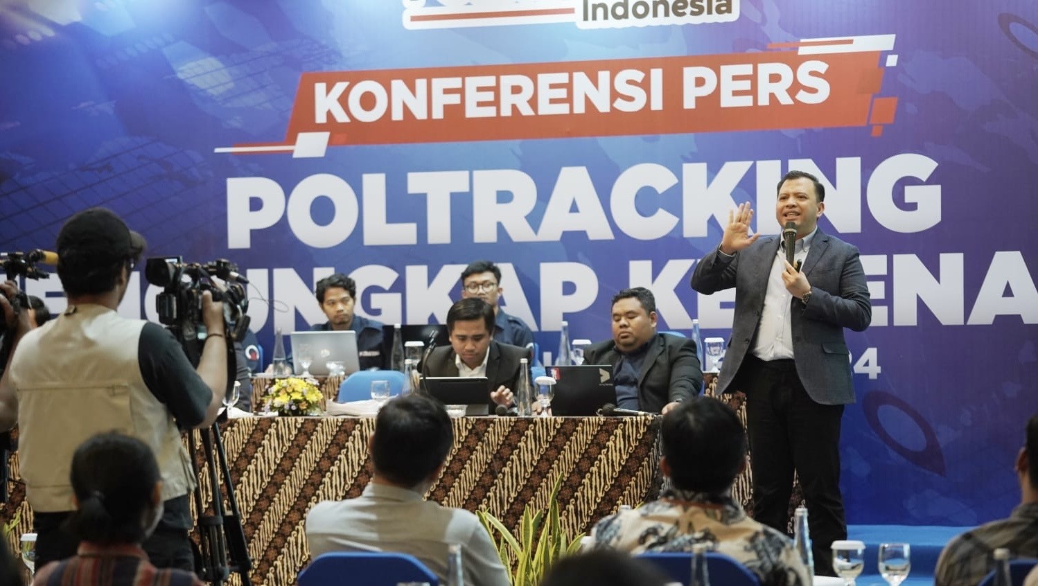 Terungkap, Saiful Mujani Akui Incar Poltracking