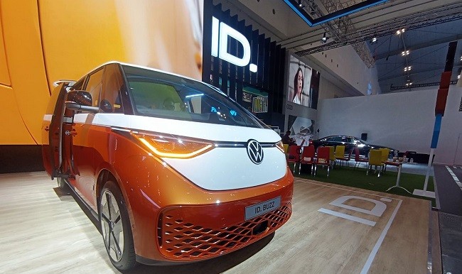 VW Mulai Kirim Mobil ID. Buzz ke Pembeli AS 