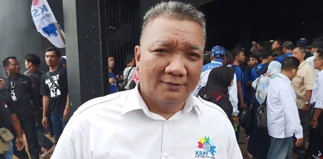 Ribuan Buruh Geruduk Kemenaker, Tuntut Bentuk UU Ketenagakerjaan Baru