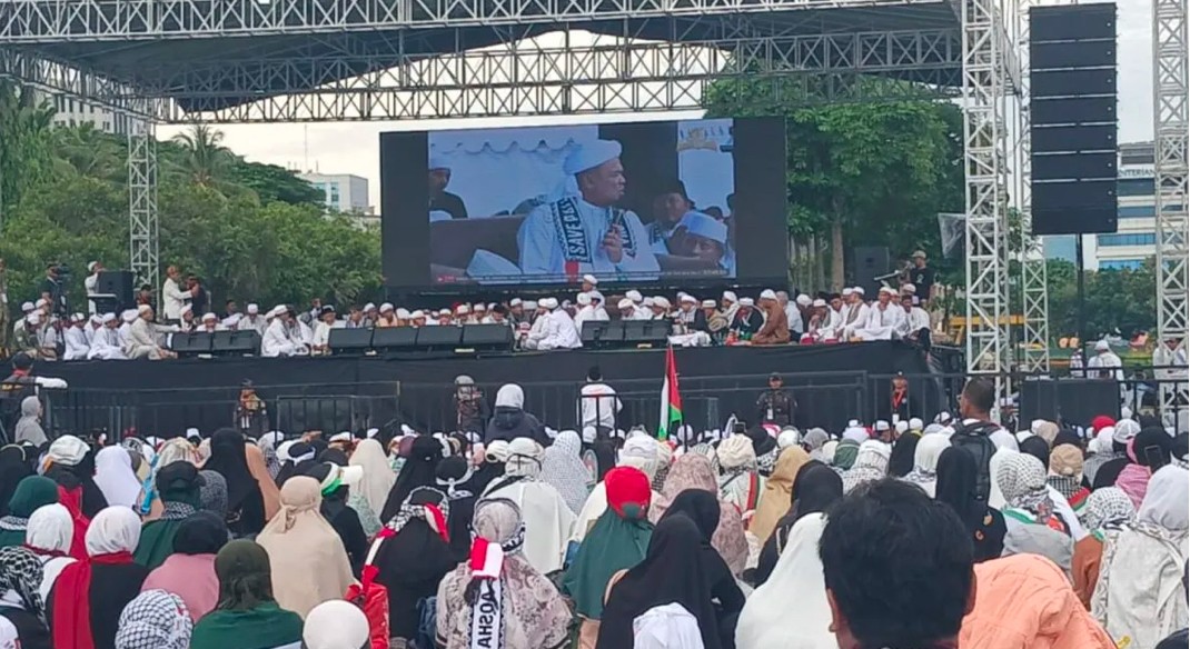 Rizieq Shihab Serukan Persatuan dalam Reuni Akbar PA 212 di Monas