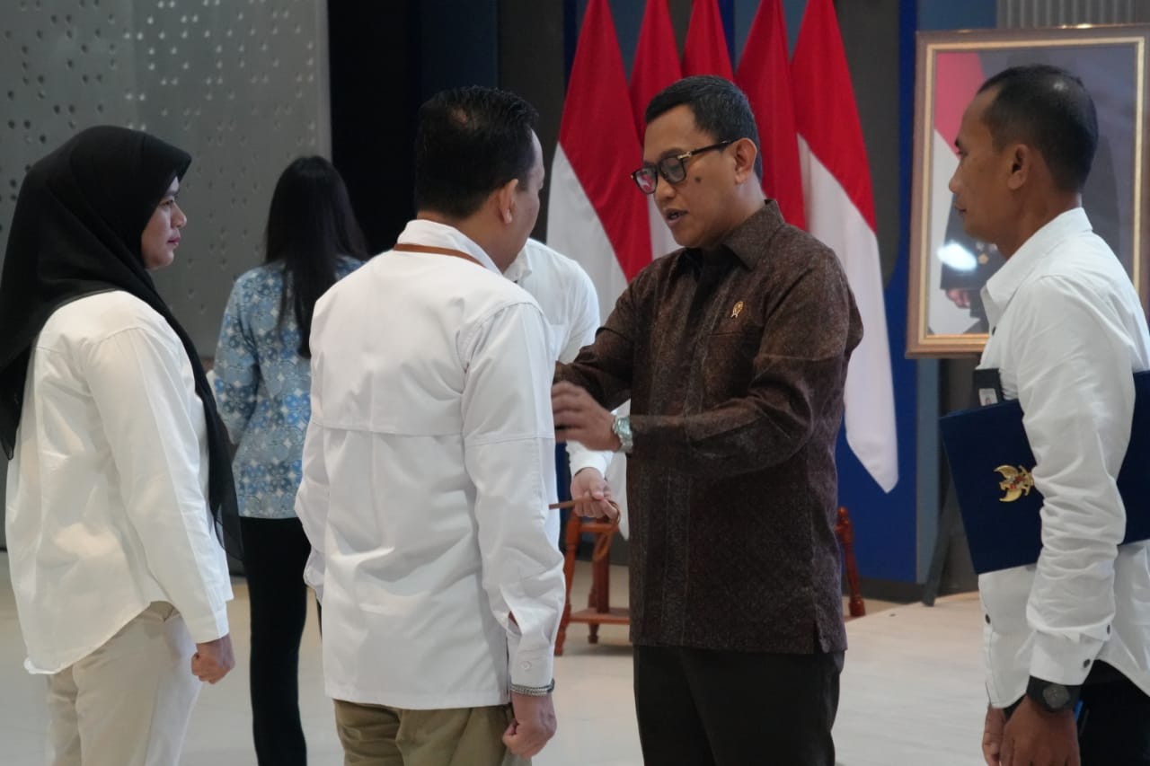 Menteri Karding Kukuhkan Tim Reaksi Cepat Berantas Sindikat Pekerja Migran Ilegal