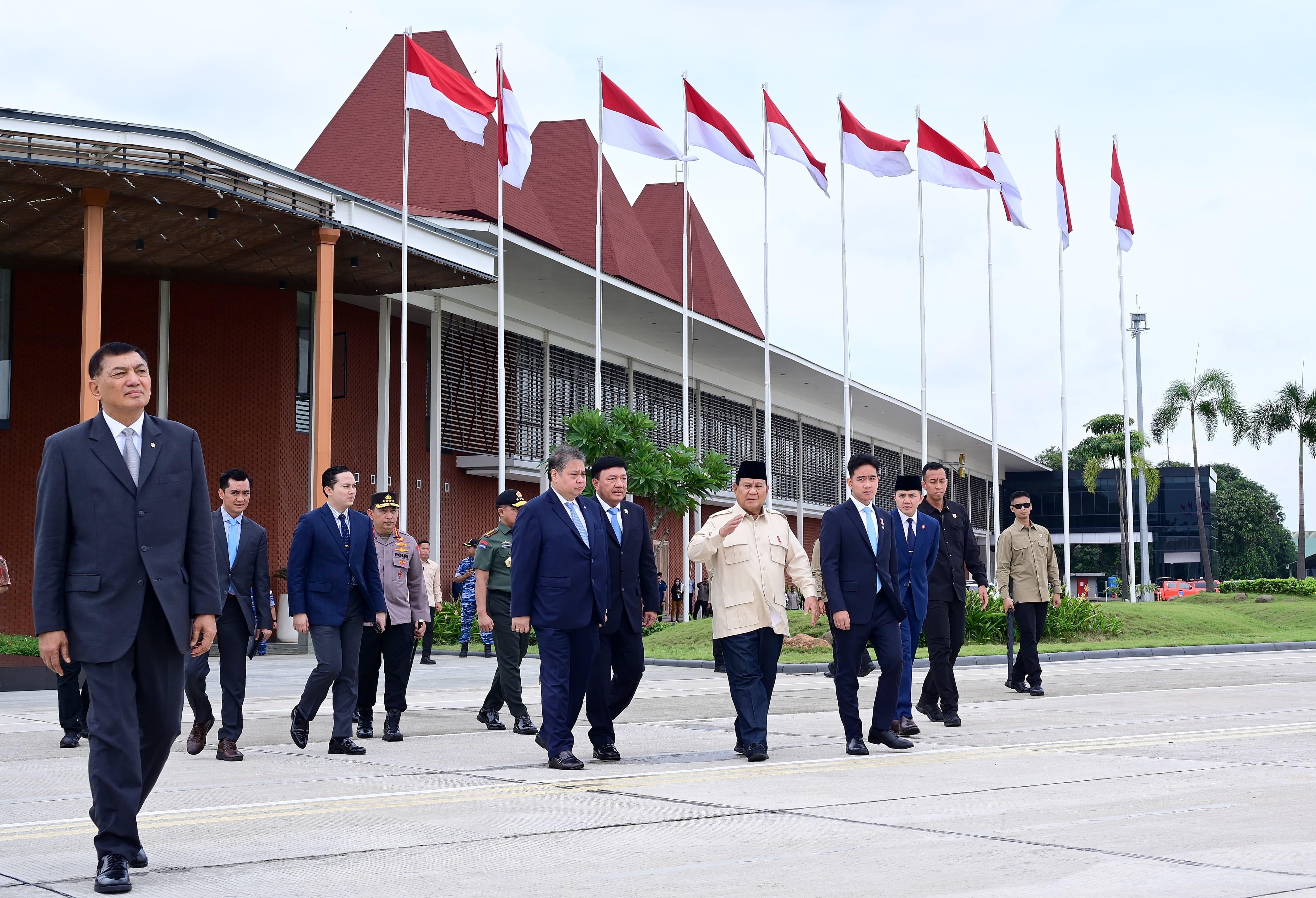 Bertolak ke Mesir, Prabowo Tunjuk Gibran Jadi Plt
