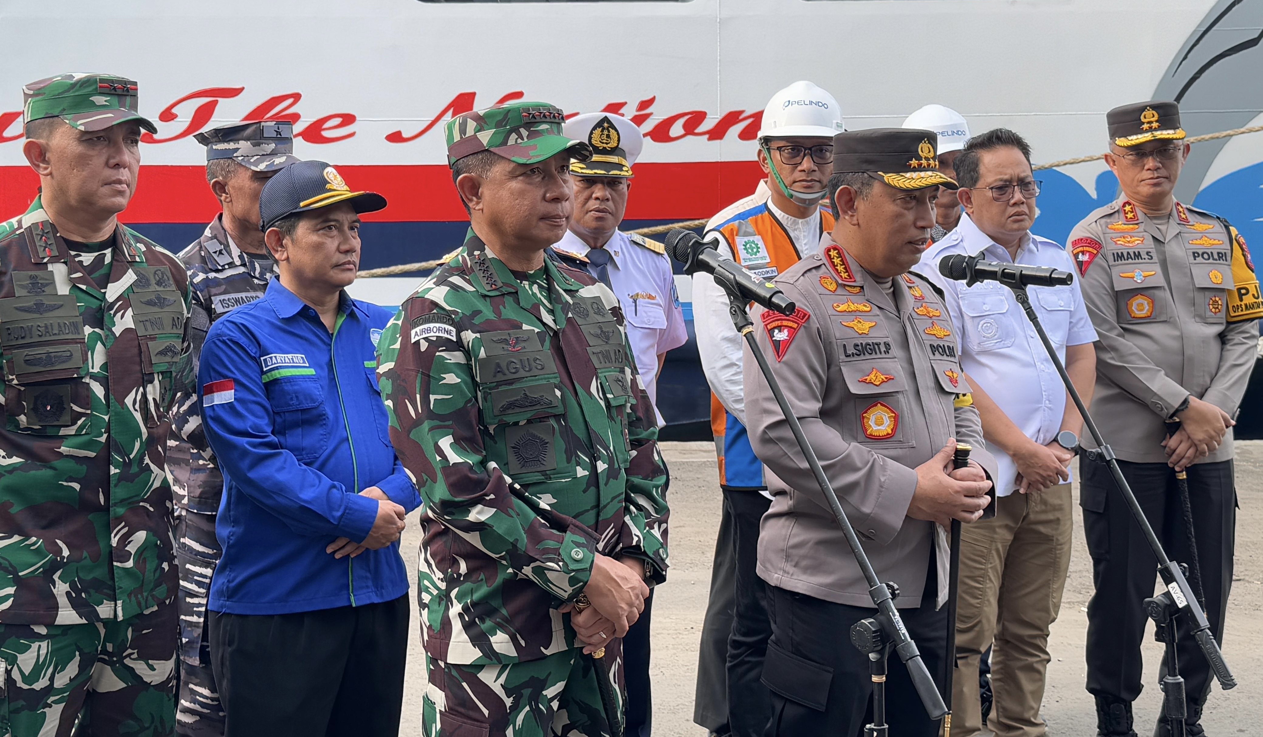 Kapolri bersama Panglima TNI Pastikan Mudik Nataru via Kapal Laut di Pelabuhan Tanjung Perak Aman
