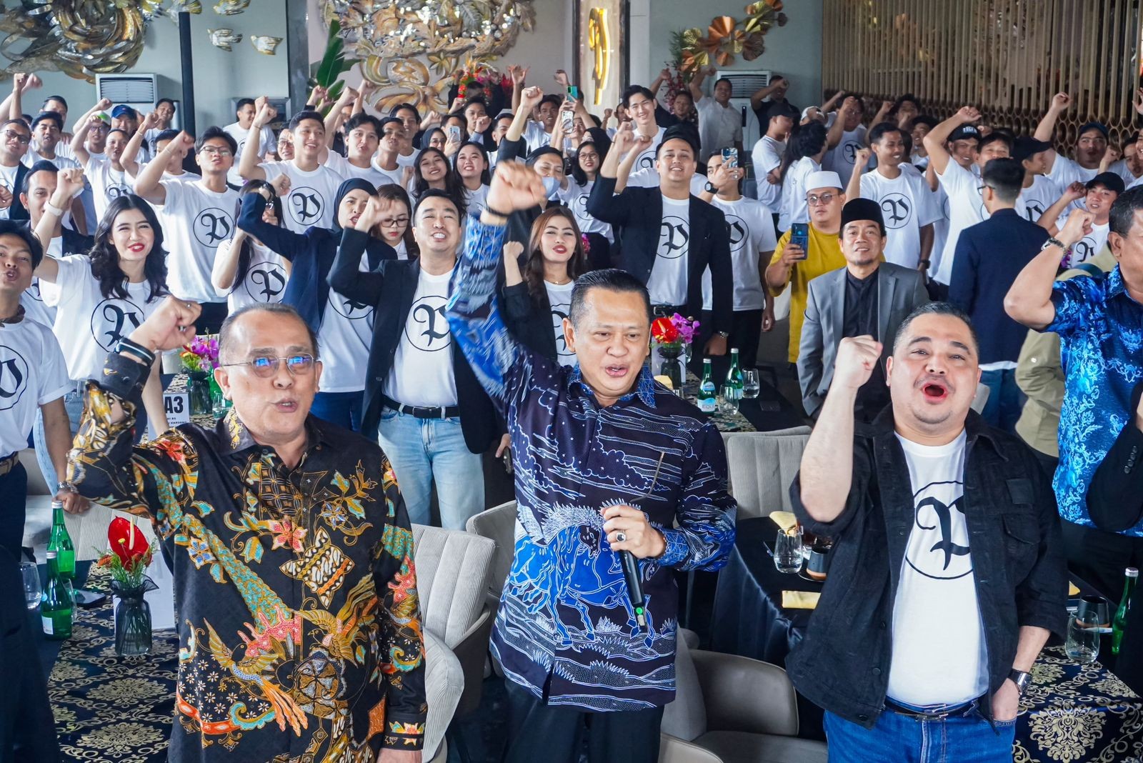Sama Ratusan Karyawan Rayakan HUT ke-1 Parle Senayan, Bamsoet Dorong Peningkatan Industri Makanan dan Minuman