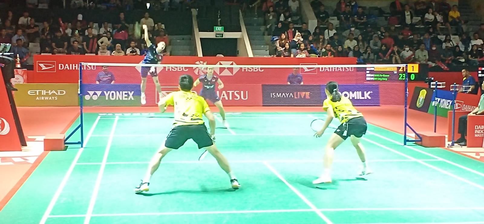 Dukungan Hebat Penonton Buat Rinov/Lisa Tuntaskan Laga Dramatis di Indonesia Masters 2025