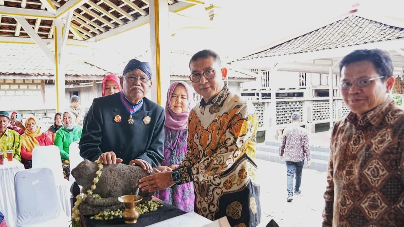Menteri Kebudayaan Terima Hibah 47 Arca Koleksi Panembahan Hardjonagoro