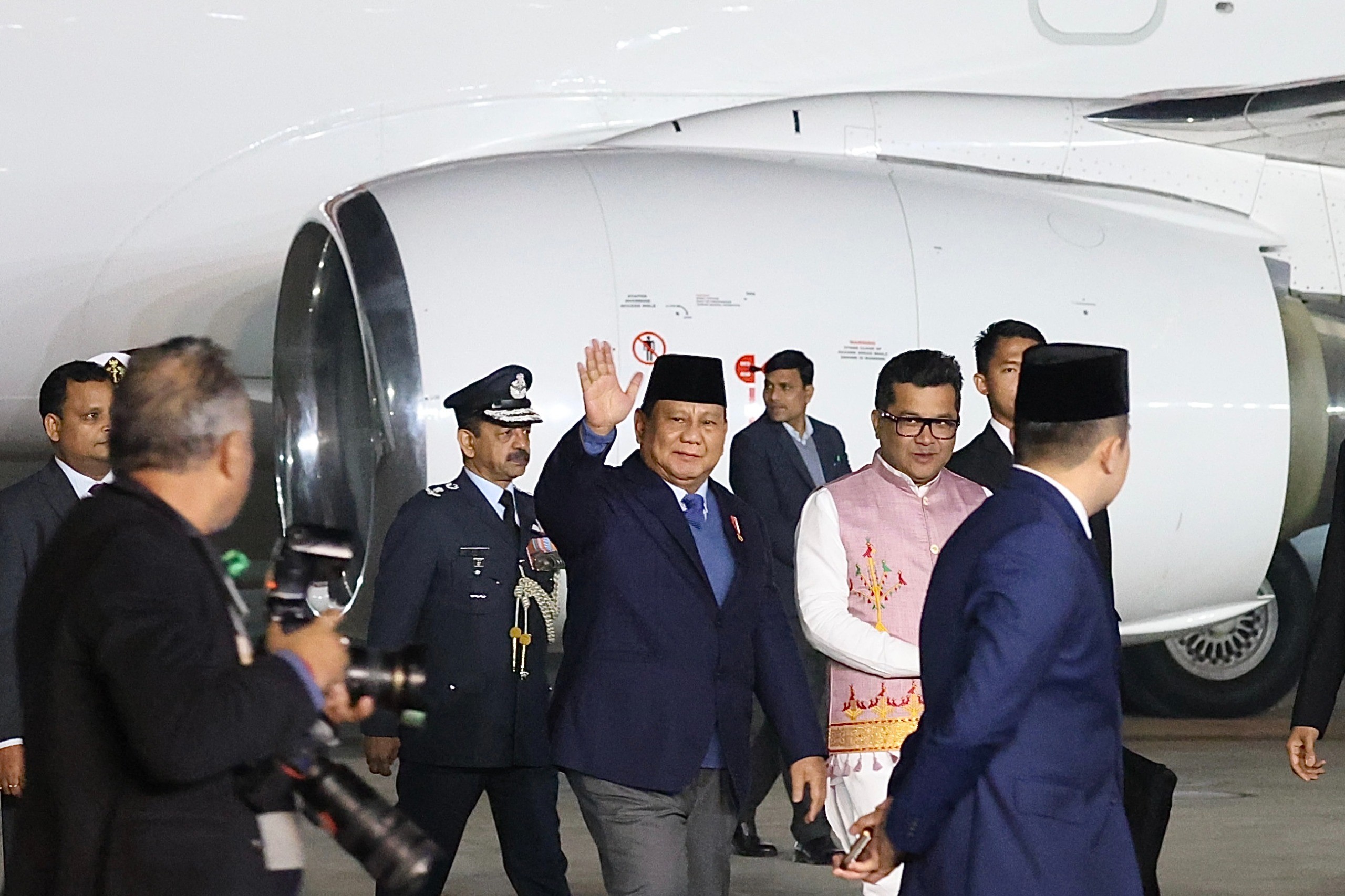 Prabowo Tiba di New Delhi, Disambut Sejumlah Pejabat Tinggi di Bandara