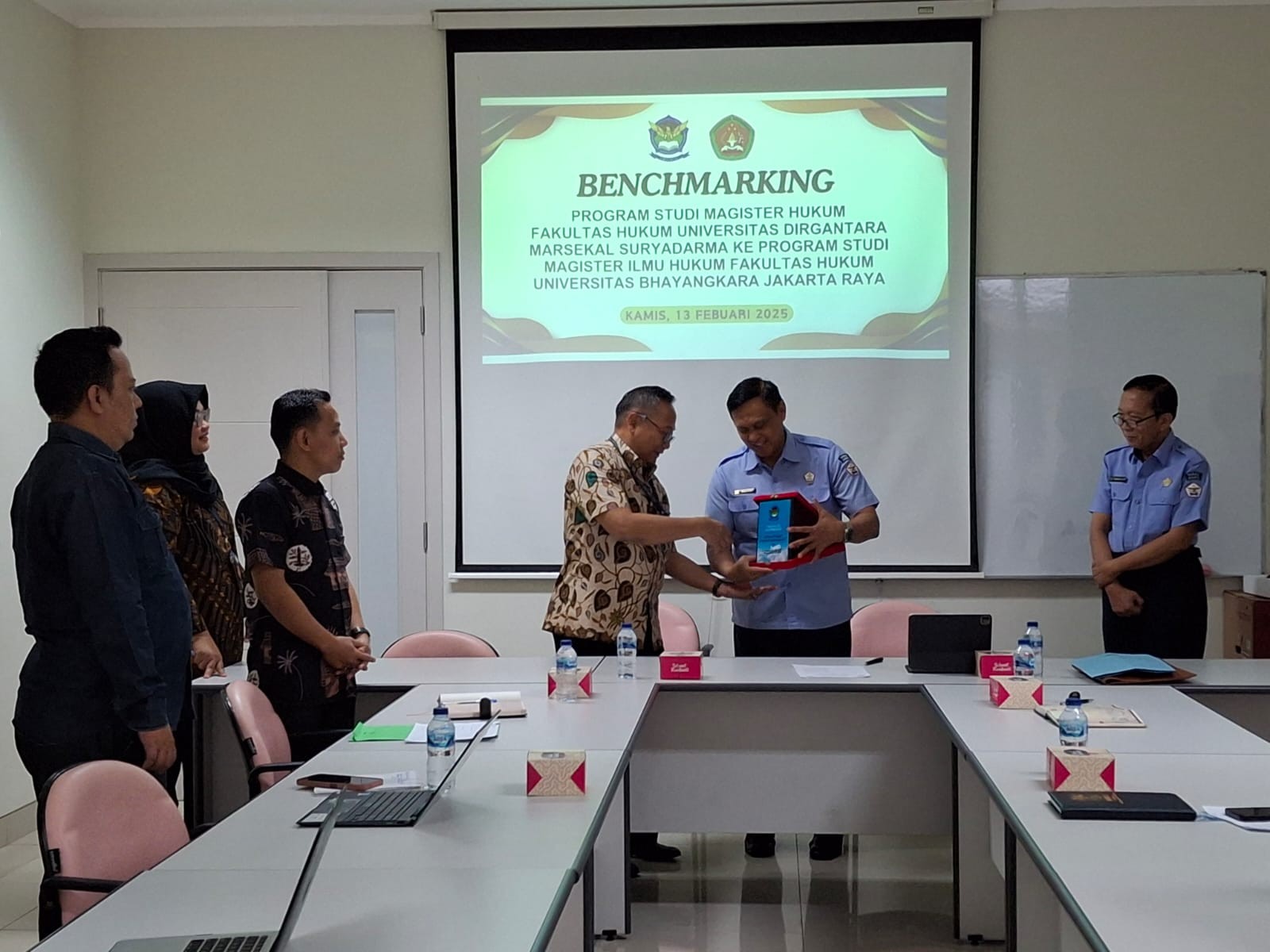 Benchmark MIH Fakultas Hukum Suryadharma TNI AU dengan MIH Unggul Ubhara Jaya