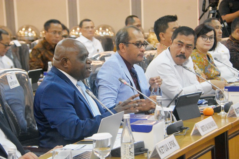 Komisi XIII DPR Menggelar Rapat Kerja (Raker) Dengan Menteri Hak Asasi Manusia (HAM)