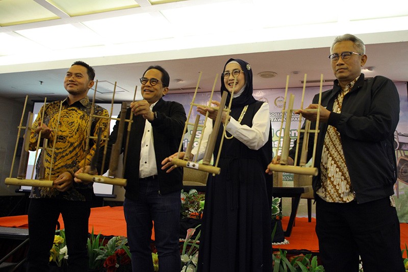 Diskusi Forum Komunikasi dan Sosialisasi Kinerja DPR Dengan Media Bertajuk "Sinergi DPR RI dengan Media