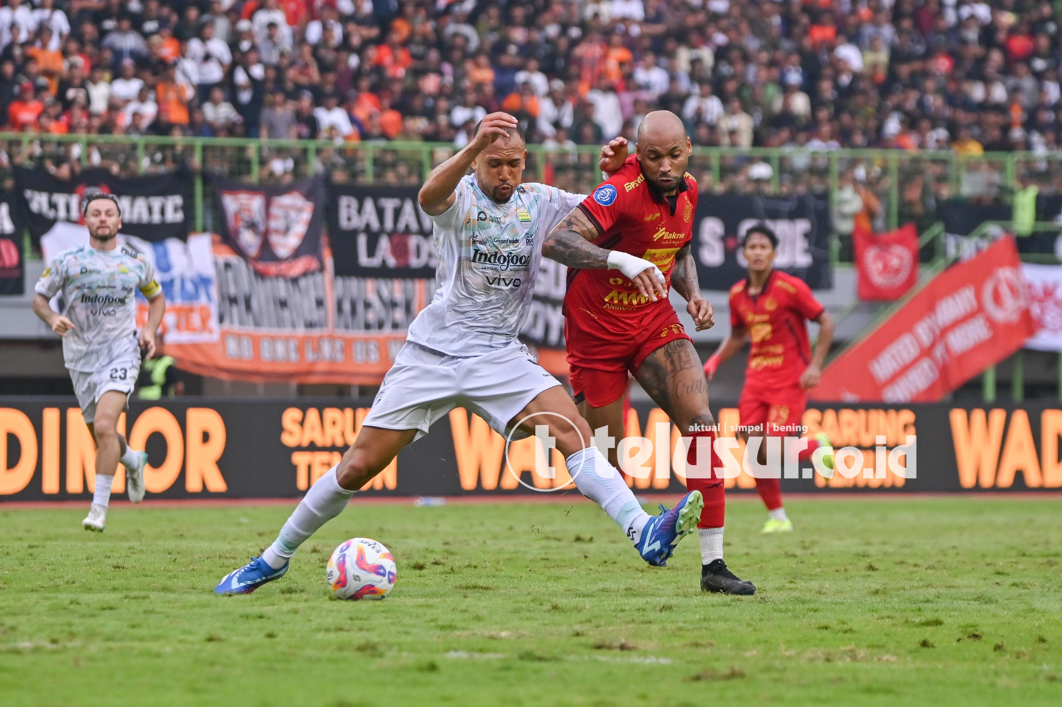 Unggul Dua Gol di Babak Pertama, Persija Ditahan Imbang Persib 2-2