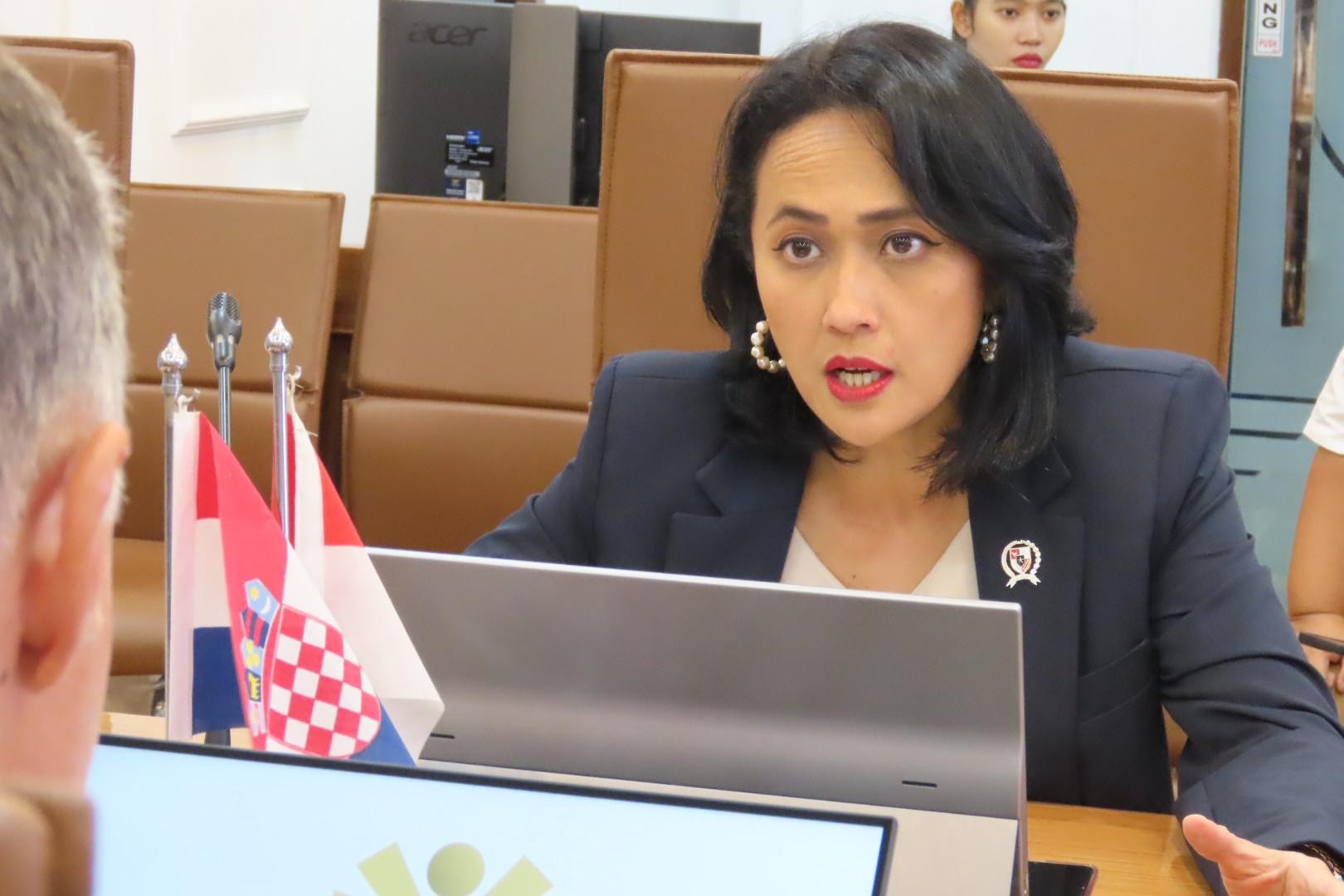 Wamen P2MI: Ada Peluang Penempatan PMI di Kroasia, Tawaran Gaji hingga 1.500 Euro