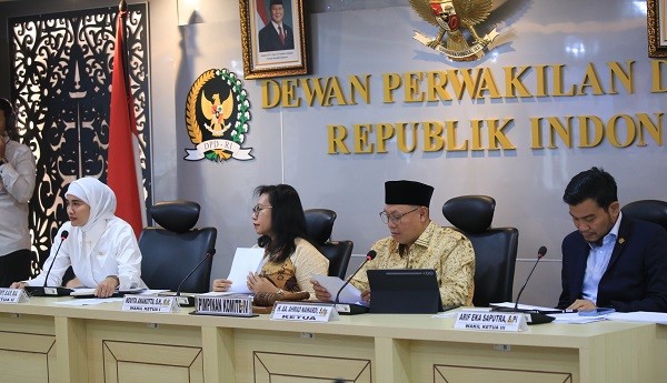DPD RI dan OJK Bahas Penguatan Pengawasan Sektor Keuangan dalam Rapat Kerja Komite IV DPD RI