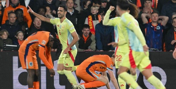 Belanda Vs Spanyol Imbang 2-2