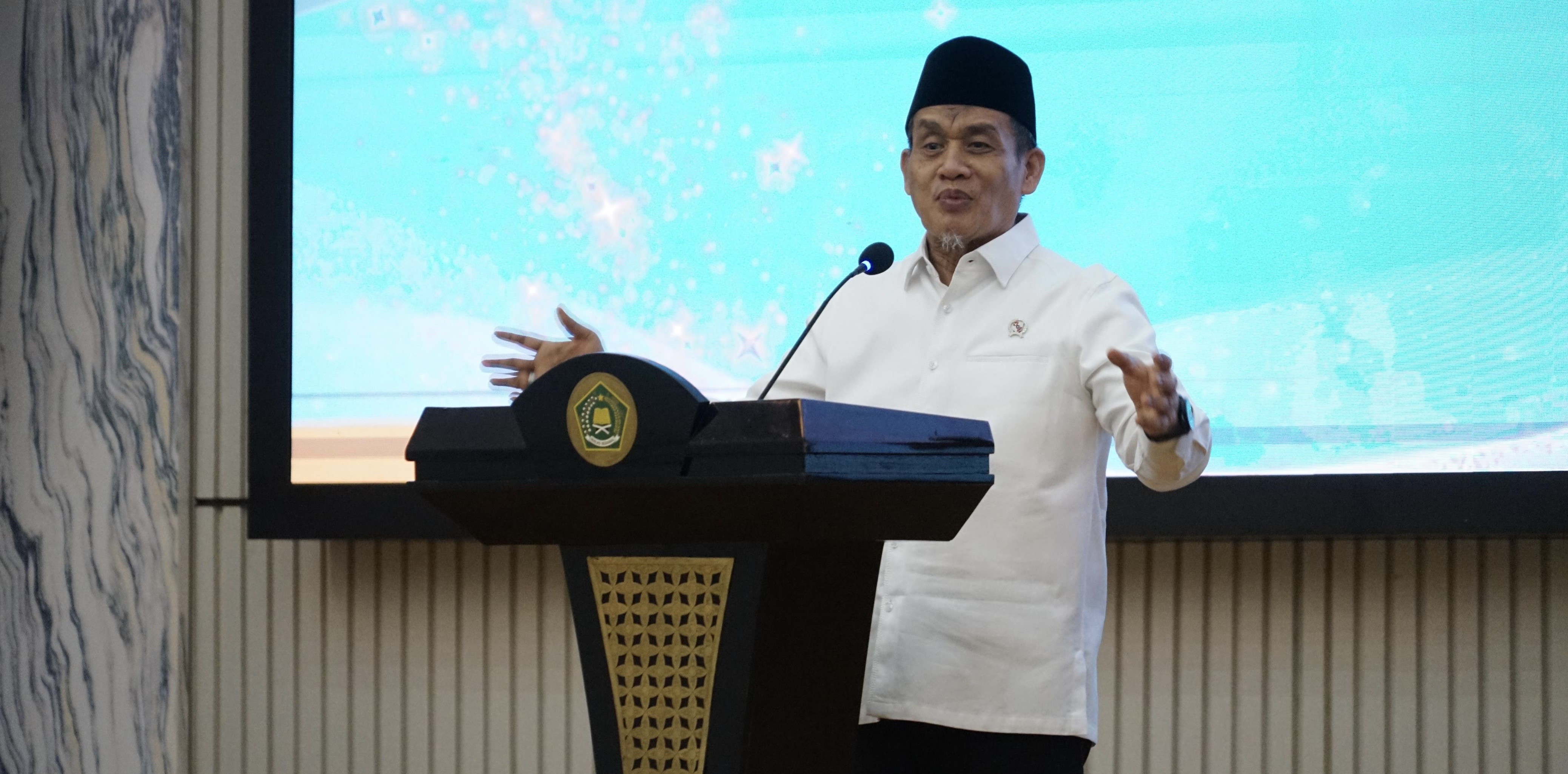 Wamenag Dukung Budaya Saling Memberi Saat Lebaran, Tolak Aksi Paksa Minta THR