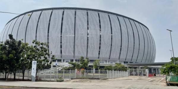 Kembali Gagal Main di JIS, JakPro Pindahkan Laga Persija vs Semen Padang ke Stadion Pakansari