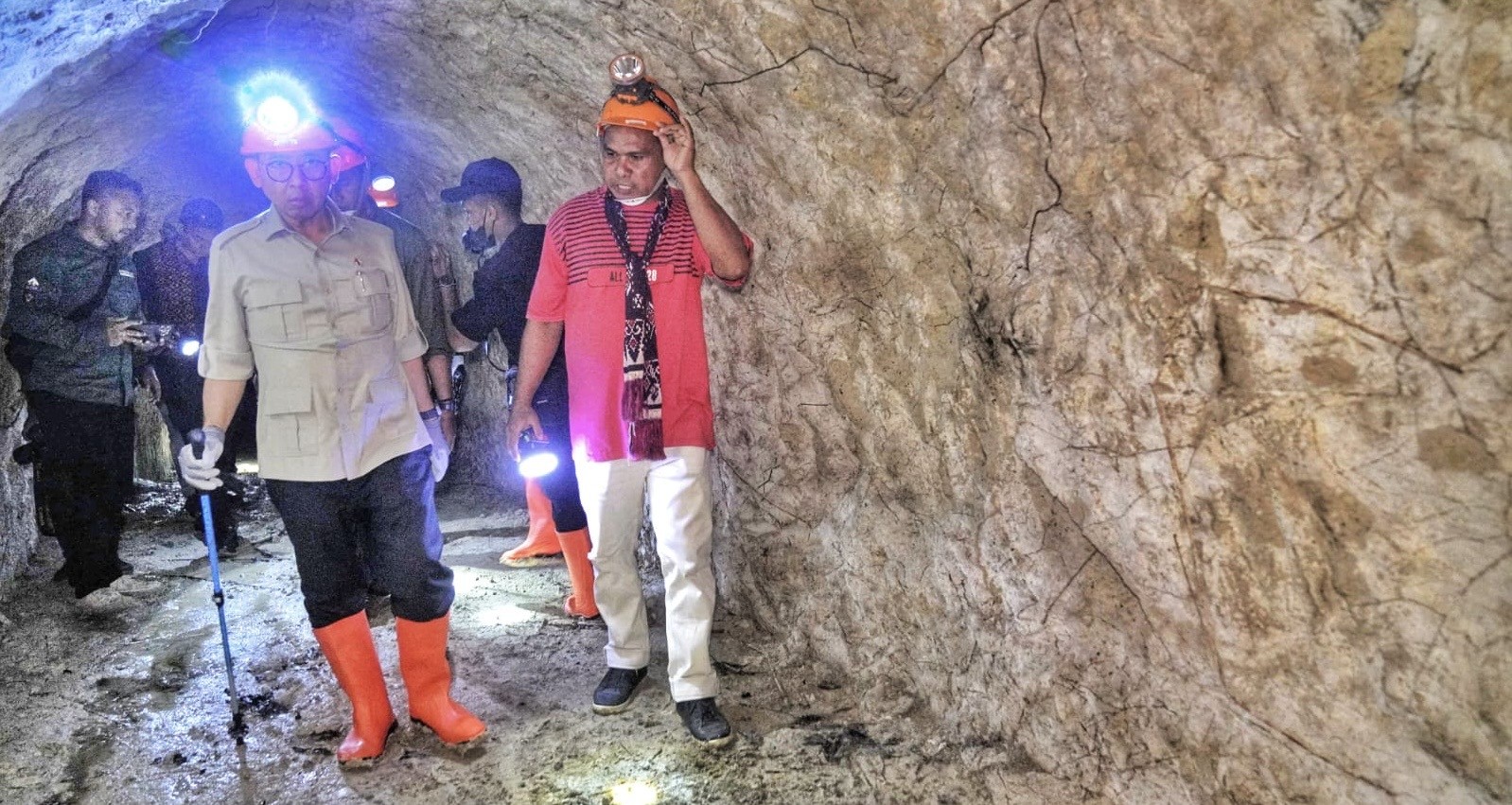 Tinjau Gua Jepang Bukit Futusuba, Fadli Upayakan Revitalisasi Situs dan Pelestarian Budaya