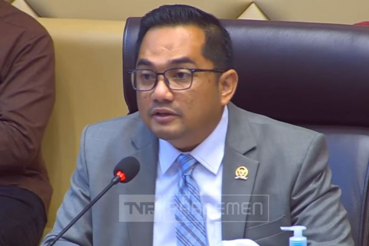 Komisi II DPR Siap Revisi UU Ormas Jika Diperlukan