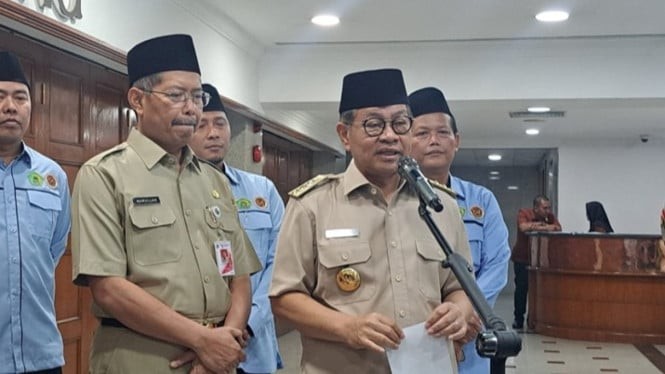 Kukuhkan 120 Petugas Haji, Gubernur DKI Ingatkan Jangan Bikin Repot Jemaah