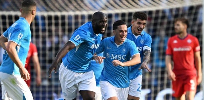 Napoli Kunci Kemenangan Tipis atas Lecce, Kian Kokoh di Puncak Serie A