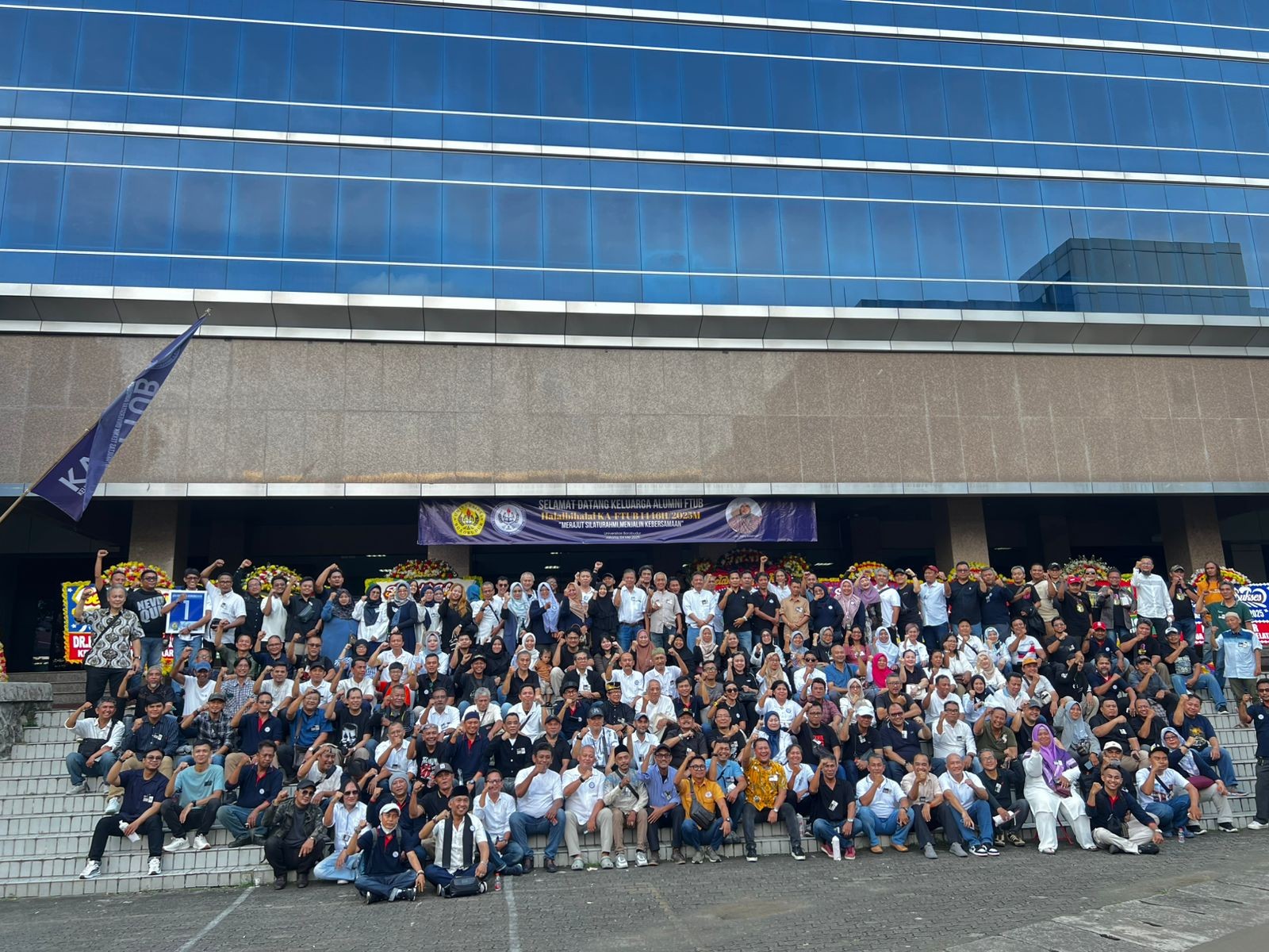 500 Keluarga Alumni Fakultas Teknik Universitas Borobudur Gelar Silaturahmi Sekaligus Beri Santunan