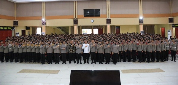 456 Polwan Baru Siap Mengabdi, Bahar Buasan Tekankan Kepemimpinan Tangguh dan Inklusif 