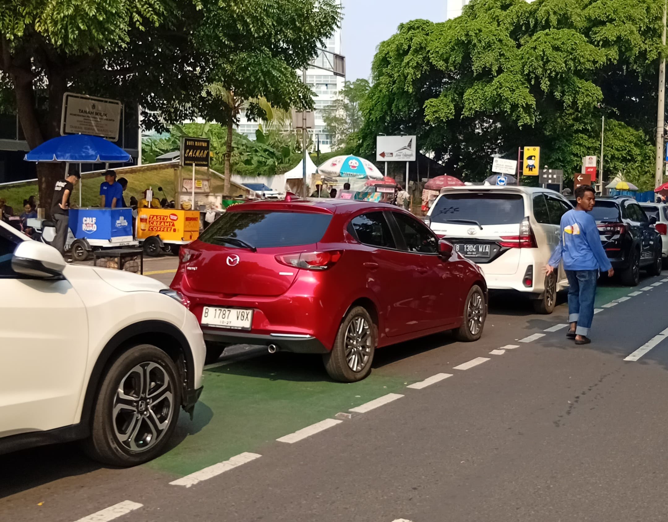 Libur Panjang di Jakarta, TIM Diserbu Pengunjung dan Parkir Liar Merajalela