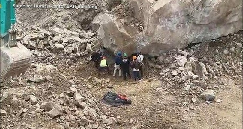 Longsor Tambang Batu Alam Gunung Kuda Cirebon Akibat Kelalaian Sistematis
