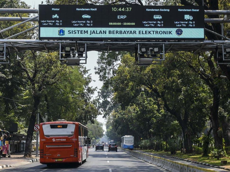 Gubernur DKI Berencana Naikan Tarif Parkir dan Terapkan Jalan Berbayar