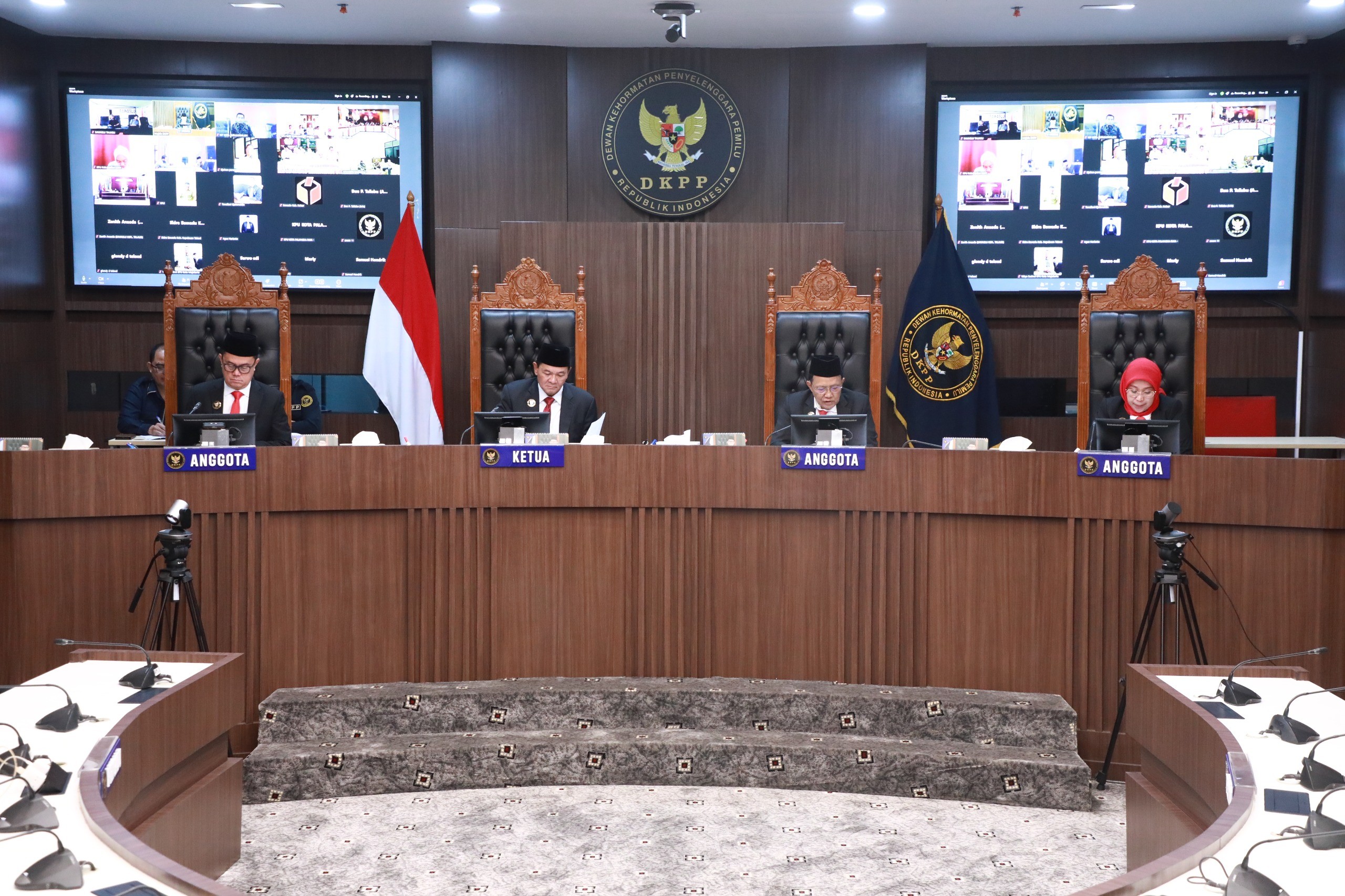 DKPP Pecat Ketua KIP Aceh Tamiang dan Anggota KPU Madiun