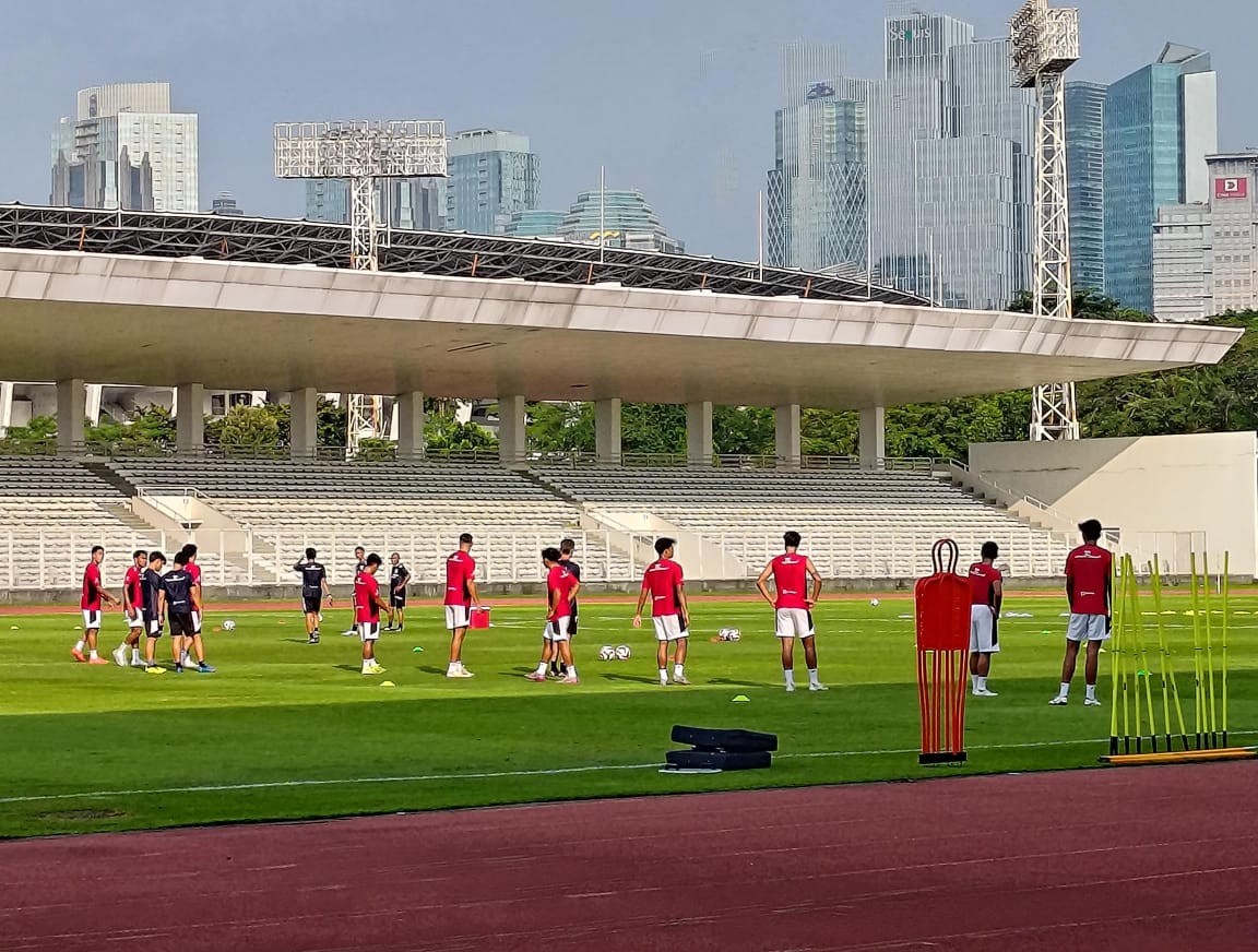 Timnas Indonesia U-23 Gelar Latihan Perdana di Stadion Madya, Fokus Kembalikan Kebugaran Pemain
