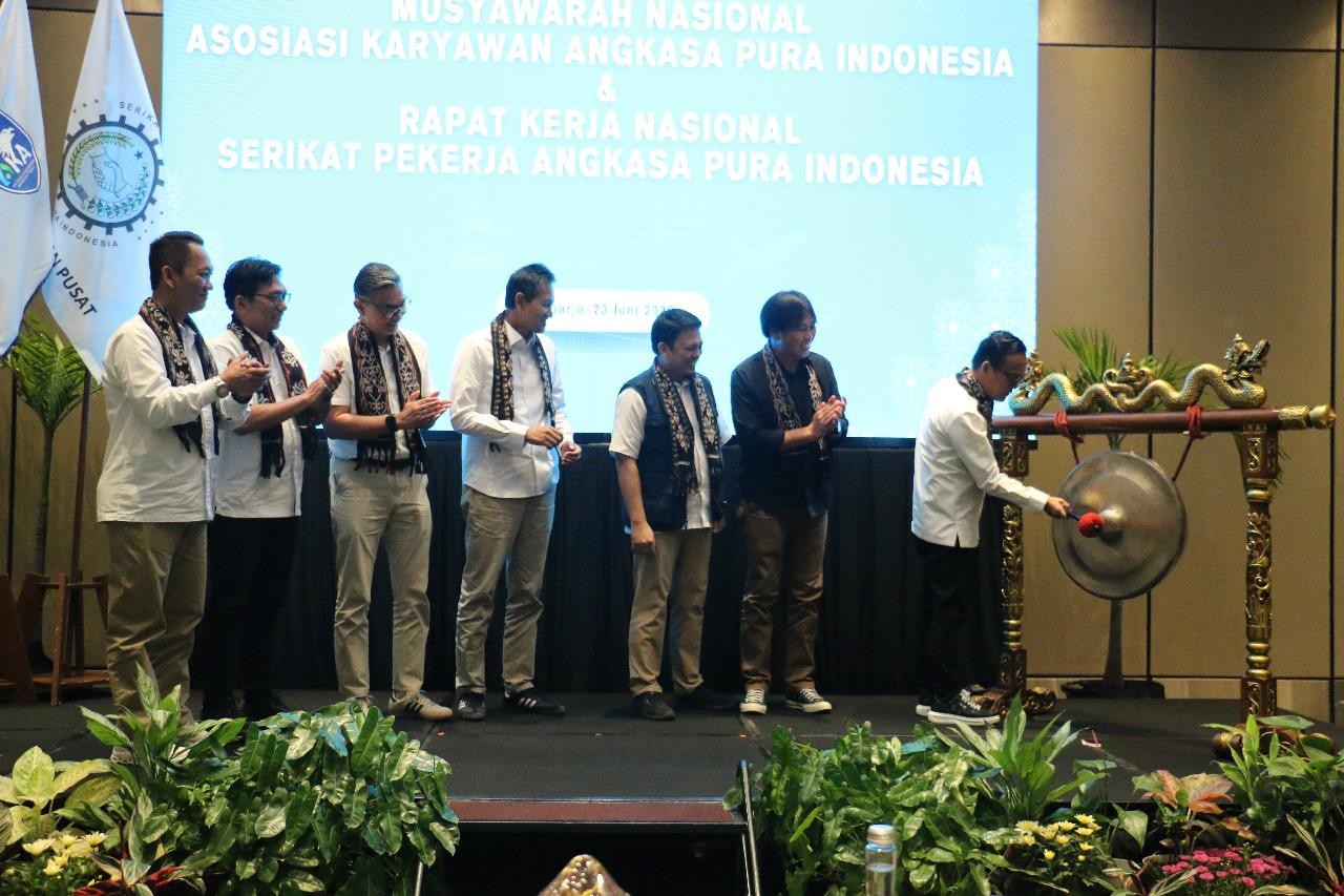 Wamenaker Buka Munas Asosiasi Karyawan dan Rakernas Serikat Pekerja Angkasa Pura Indonesia