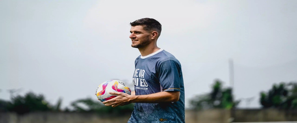 Dewa United Resmi Datangkan Bek Nick Kuipers dari Persib Bandung