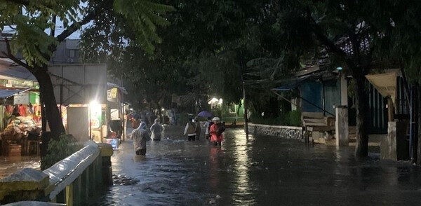 Sudin Sosial Jaksel Salurkan Ribuan Bantuan ke Empat Kelurahan Terdampak Banjir
