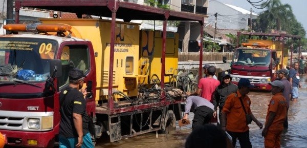 Kementerian PU Kerahkan Pompa Mobile di 14 Titik Banjir