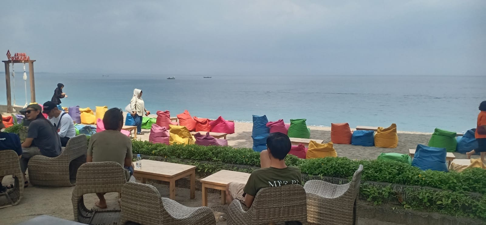 Pantai Senggigi Tawarkan Keindahan dan Kenyamanan