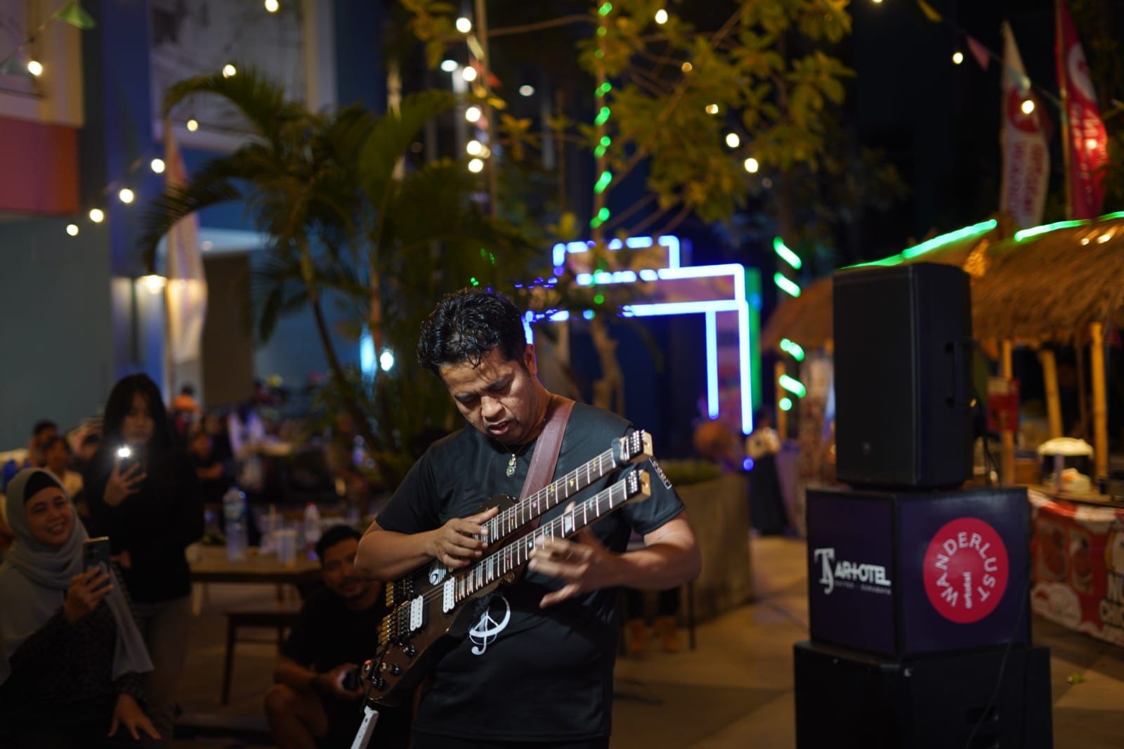 One Deck Night Market: Pasar Malam Kekinian di ARTOTEL TS Suites Surabaya Meriahkan Bulan Kemerdekaan