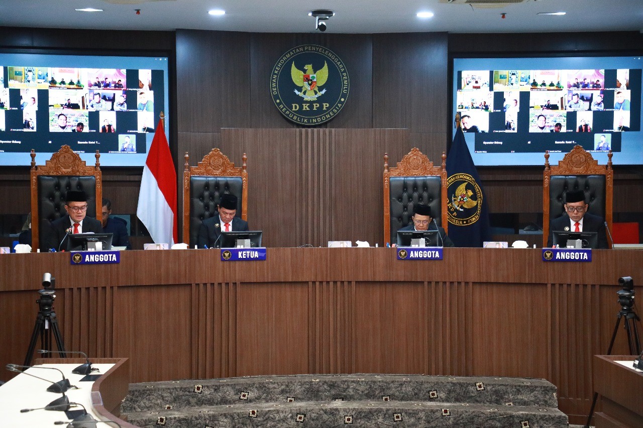 DKPP Jatuhkan Sanksi Peringatan Keras kepada 13 Penyelenggara Pemilu