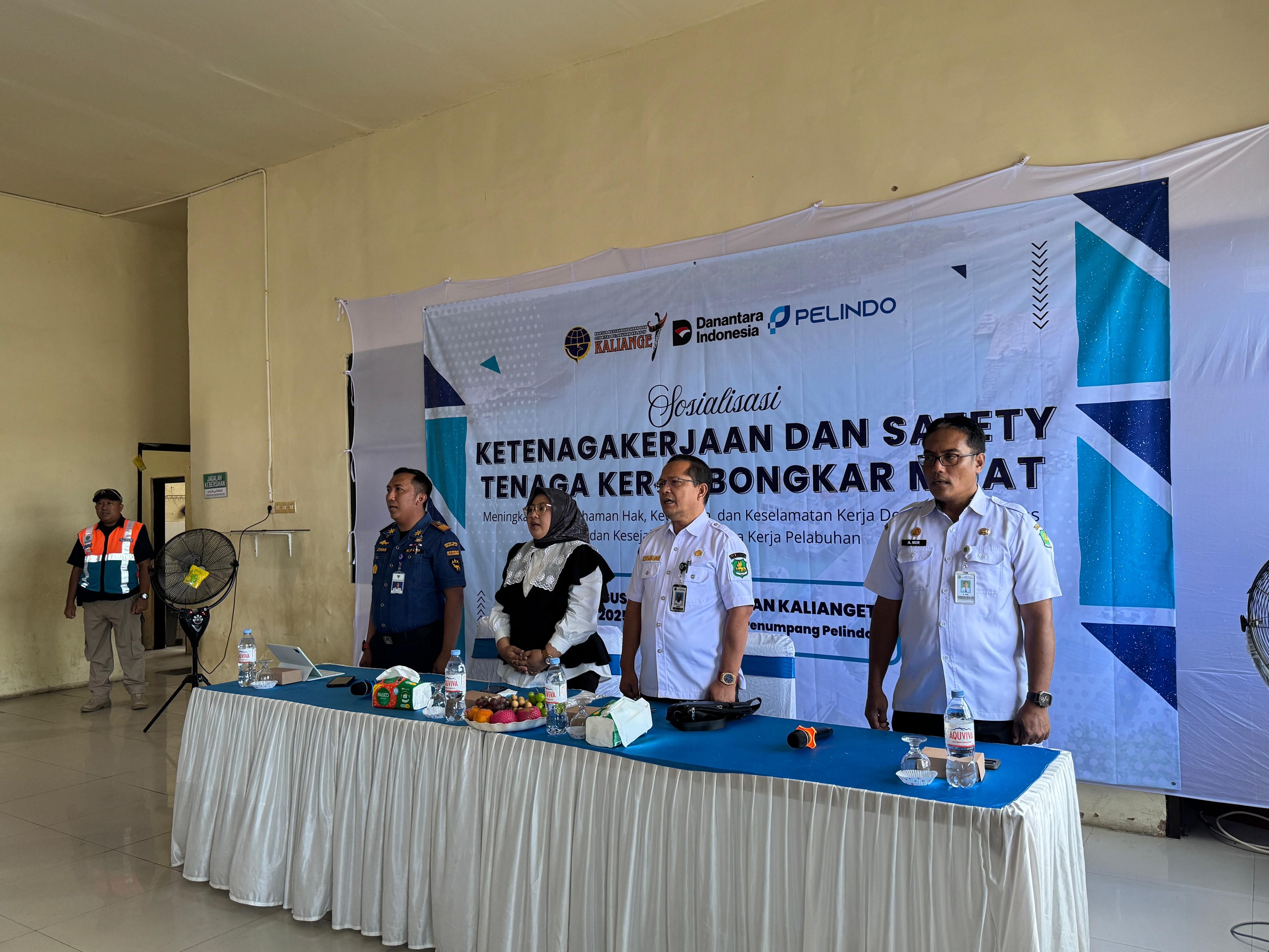 Gempur Risiko Kecelakaan, Pelindo dan KSOP Kalianget Gelar Sosialisasi K3 untuk Tenaga Kerja Bongkar Muat