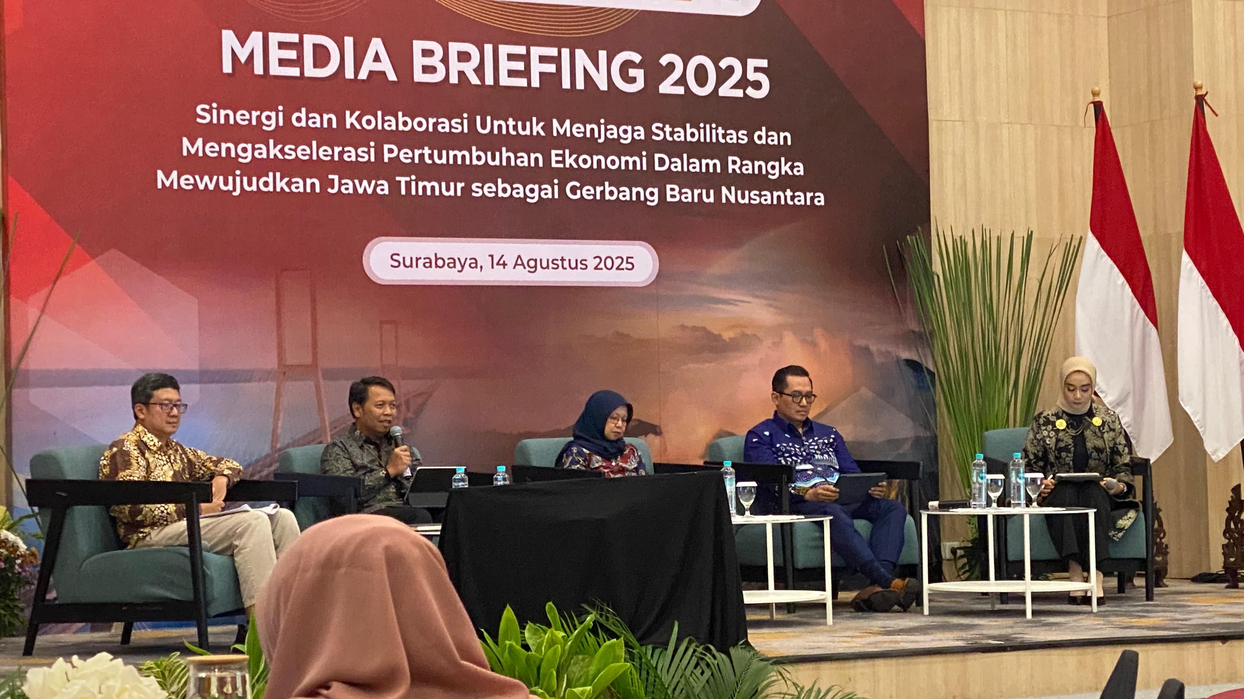 Di Tengah Ketidakpastian Ekonomi Global, OJK Sebut KUR Jatim Tembus Rp 66,73 Triliun