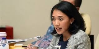 Santer Diisukan Jadi Menpora Baru, Puteri Komarudin Buka Suara